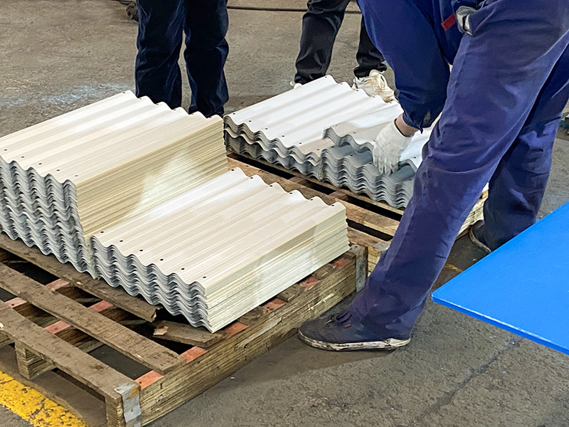 Máquina formadora de rollos para camas de jardín