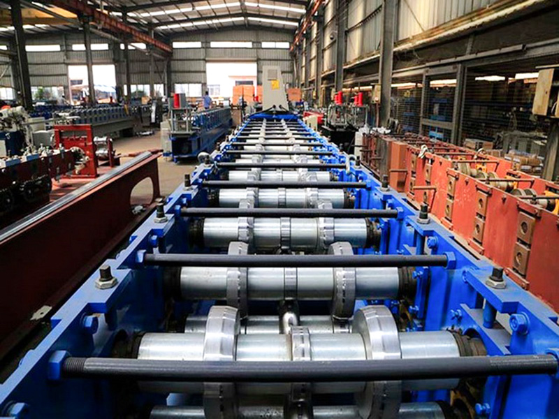 Máquina formadora de rollos de tapa de cumbrera de techo de gran durabilidad YX112-300