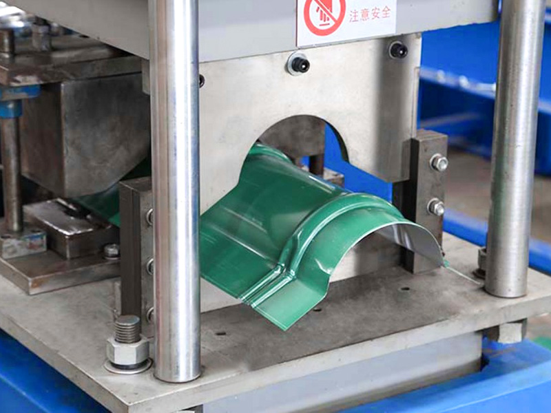 Máquina formadora de rollos de tapa de cumbrera de techo de gran durabilidad YX112-300