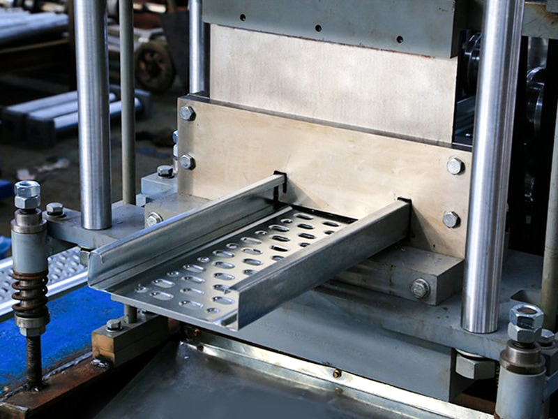 Máquinas formadoras de rollos para la industria de andamios