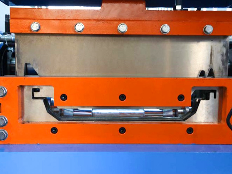 Máquina perfiladora de costura vertical altamente específica YX66-470