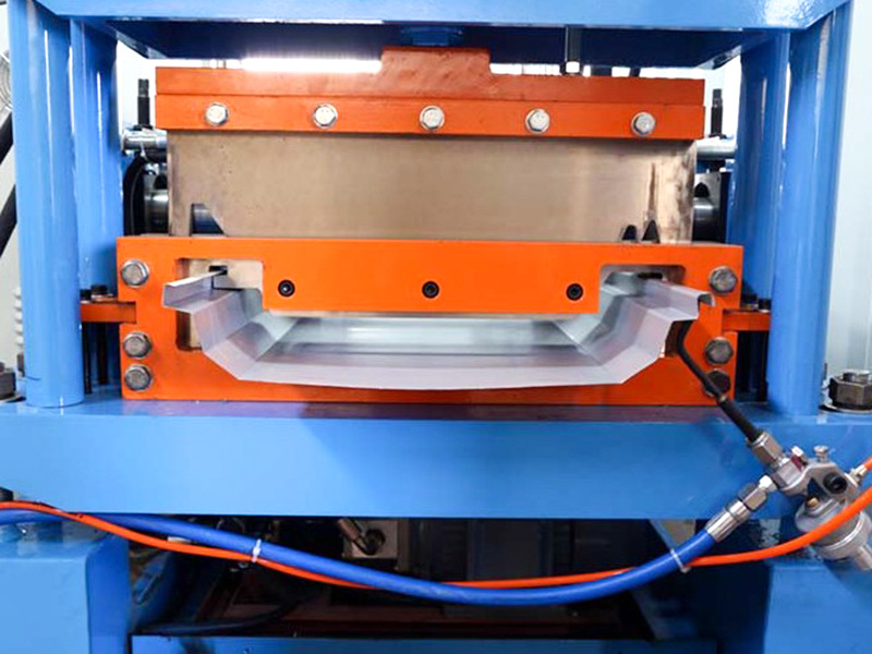 Máquina perfiladora de costura vertical altamente específica YX66-470