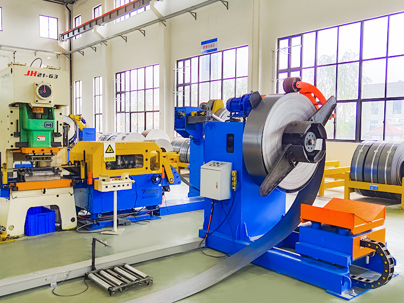 Desenrolladores hidráulicos de bobinas de acero